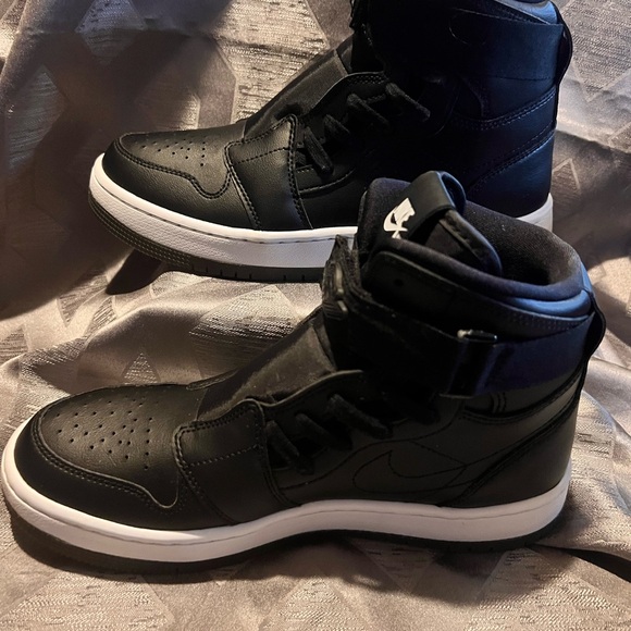 Nike🖤Air Jordan 1 Nova XX 'Black' - AV4052-001, WMNS Size 8.5, EUC - Picture 8 of 10